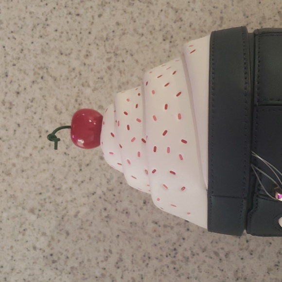 Ice Cream Sundae Kate Spade Purse - Picture 7 of 8